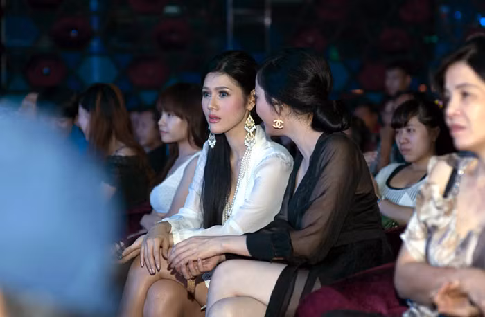 Julia Hồ sau khi đăng quang tại Mỹ đã có chuyến trở về Việt Nam để tham gia một số hoạt động từ thiện cũng như tham dự một số sự kiện mà cô được mời. Julia Hồ sau khi đăng quang tại Mỹ đã có chuyến trở về Việt Nam để tham gia một số hoạt động từ thiện cũng như tham dự một số sự kiện mà cô được mời.