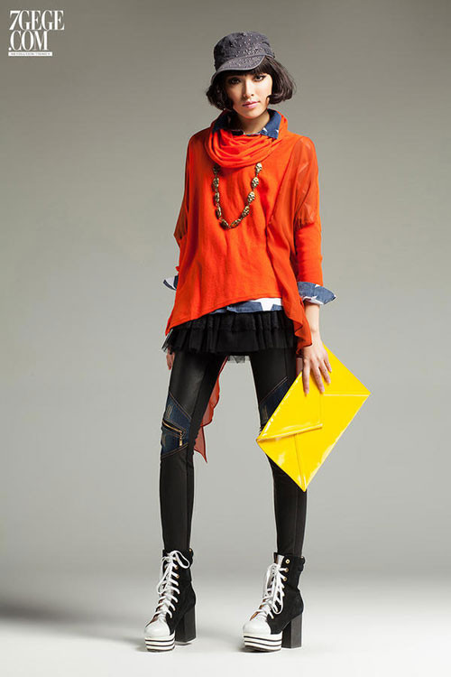 Không nên mặc phong cách layer với nhiều màu sắc trong cùng một trang phục