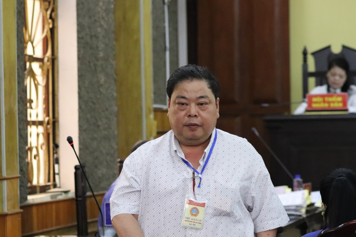 Ông Nguyễn Ngọc Hà khai chỉ nhờ xem điểm cho 8 thí sinh trong đó có con gái ông Hà. Ảnh: Vũ Phương. Ông Nguyễn Ngọc Hà khai chỉ nhờ xem điểm cho 8 thí sinh trong đó có con gái ông Hà. Ảnh: Vũ Phương.