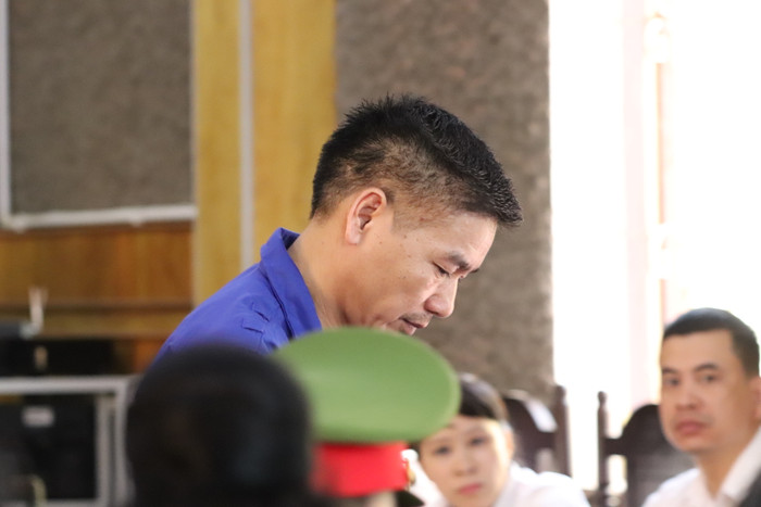 Bị cáo Trần Xuân Yến khai ngày 20/7/2018 đã tiêu hủy 16 đĩa CD. Ảnh: Vũ Phương.