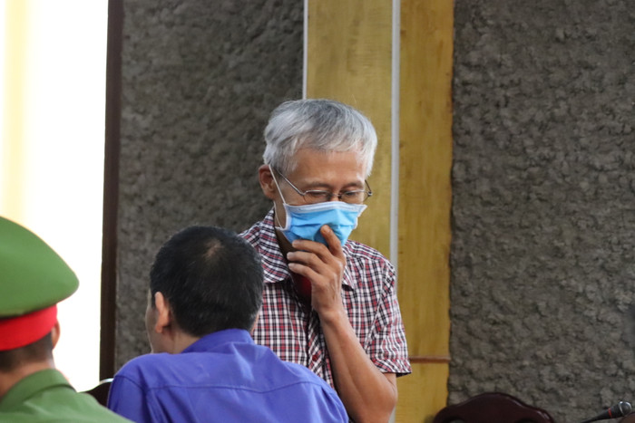 Đỗ Khắc Hưng (cựu cán bộ Phòng An ninh chính trị nội bộ, Công an tỉnh Sơn La) nhận mức án 3 năm tù về tội Lợi dụng chức vụ và quyền hạn trong thi hành công vụ. Ảnh: Vũ Phương. Đỗ Khắc Hưng (cựu cán bộ Phòng An ninh chính trị nội bộ, Công an tỉnh Sơn La) nhận mức án 3 năm tù về tội Lợi dụng chức vụ và quyền hạn trong thi hành công vụ. Ảnh: Vũ Phương.