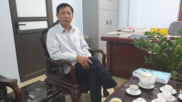 Ông Phạm Văn Nhuận, Chủ tịch Ủy ban nhân dân xã Phù Lương né tránh, im lặng, không trả lời thông tin báo chí phản ánh trước những dấu hiệu sai phạm tại dự án mầm non xã Phù Lương. Ảnh: Báo PLVN. Ông Phạm Văn Nhuận, Chủ tịch Ủy ban nhân dân xã Phù Lương né tránh, im lặng, không trả lời thông tin báo chí phản ánh trước những dấu hiệu sai phạm tại dự án mầm non xã Phù Lương. Ảnh: Báo PLVN.