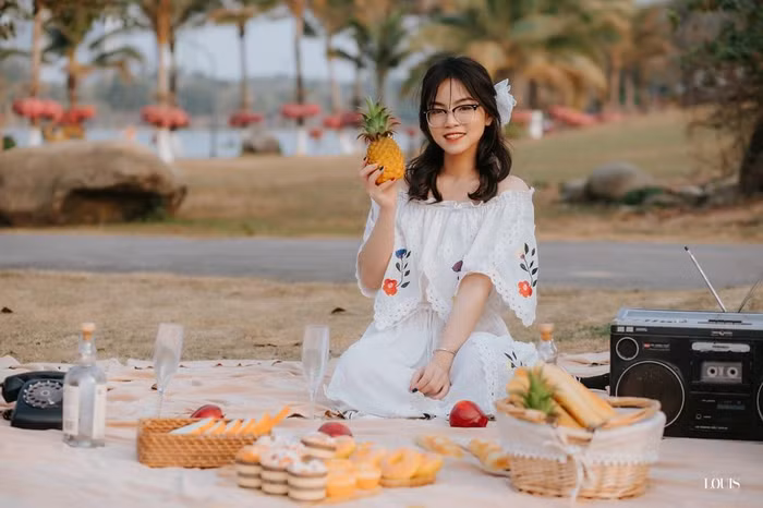 Nữ sinh Tạ Hoàng Trang đạt nhiều học bổng toàn phần của trường đại học quốc tế. (Ảnh: Nhân vật cung cấp).