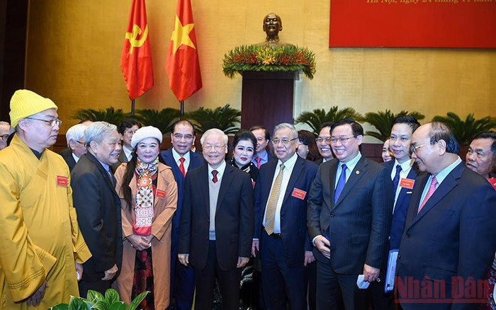 Tổng Bí thư Nguyễn Phú Trọng, Chủ tịch nước Nguyễn Xuân Phúc, Chủ tịch Quốc hội Vương Đình Huệ với các đại biểu dự hội nghị. (Ảnh: Đăng Khoa) Tổng Bí thư Nguyễn Phú Trọng, Chủ tịch nước Nguyễn Xuân Phúc, Chủ tịch Quốc hội Vương Đình Huệ với các đại biểu dự hội nghị. (Ảnh: Đăng Khoa)