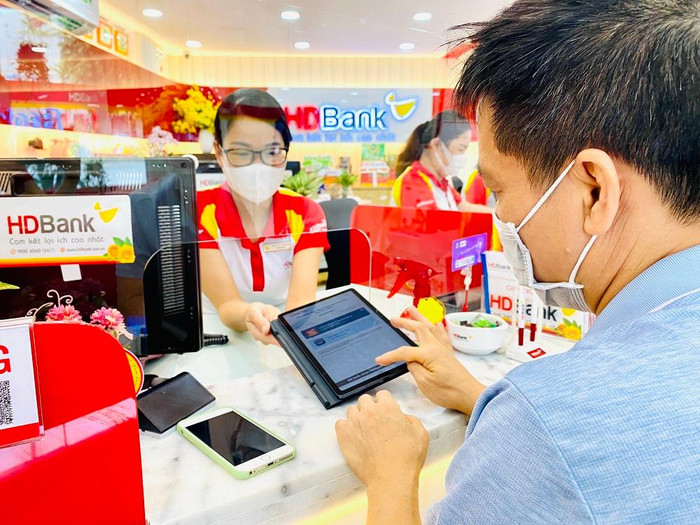 Hành trình số hóa của HDBank đã giúp hàng triệu khách hàng giao dịch tài chính thông suốt Hành trình số hóa của HDBank đã giúp hàng triệu khách hàng giao dịch tài chính thông suốt