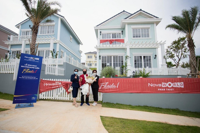 Khách hàng nhận bàn giao second home Florida tại dự án vào tháng 10 vừa qua Khách hàng nhận bàn giao second home Florida tại dự án vào tháng 10 vừa qua