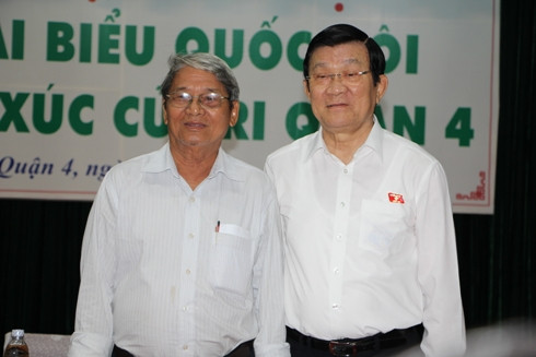 Chủ tịch nước trò chuyện thân mật với cử tri quận 4, TP.HCM chiều 12/10 (ảnh: T.Q)