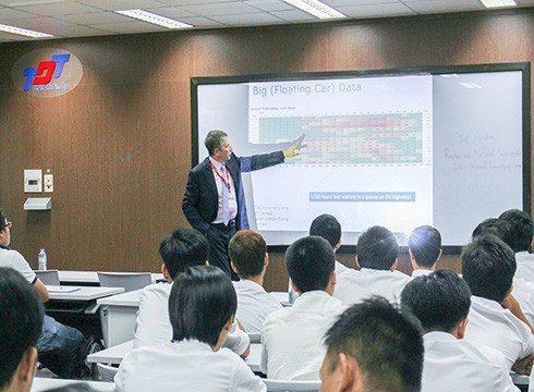 Trường Đại học Tôn Đức Thắng có rất nhiều giảng viên, chuyên gia nước ngoài tham gia giảng dạy (ảnh: CTV)