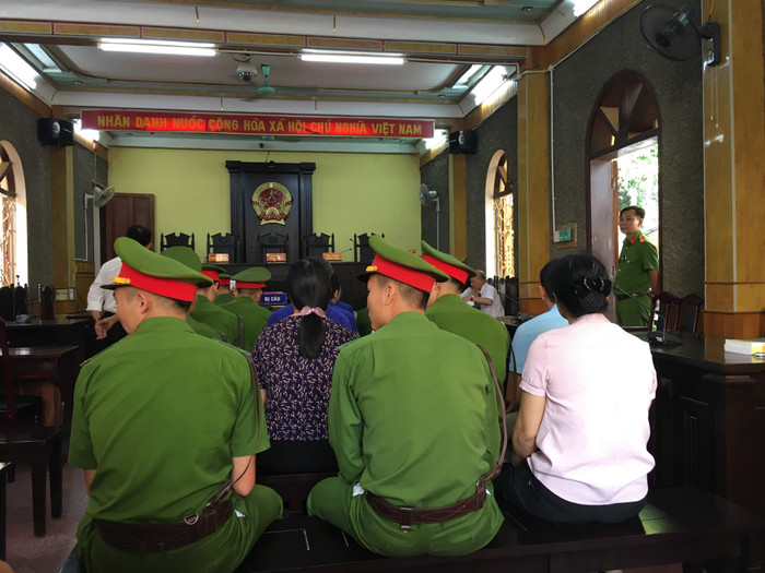 8 bị cáo liên quan đến gian lận điểm thi tại Sơn La sẽ hầu tòa vào ngày 15/10 tới đây. Liên quan đến gian lận tại tỉnh này ông Nguyễn Quốc Chiến có liên quan bất ngờ nhận danh hiệu Chiến sĩ thi đua cấp cơ sở. Ảnh: Vũ Phương.