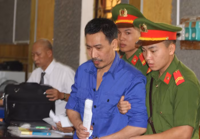 Đặng Hữu Thủy khai sửa điểm vì tình cảm, nhận tiền ngoài mong muốn