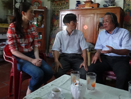 Về phía gia đình cô giáo Xuân, bố cô giáo Xuân tâm sự, khi thấy Thu Thảo trở thành hoa hậu, đi từ thiện các nơi mà chưa đến thăm con mình, ông cũng hơi buồn lòng, nhưng giờ chứng kiến Thu Thảo đến tận nơi chăm sóc và tâm sự thì thấy thương Thu Thảo. Về phía gia đình cô giáo Xuân, bố cô giáo Xuân tâm sự, khi thấy Thu Thảo trở thành hoa hậu, đi từ thiện các nơi mà chưa đến thăm con mình, ông cũng hơi buồn lòng, nhưng giờ chứng kiến Thu Thảo đến tận nơi chăm sóc và tâm sự thì thấy thương Thu Thảo.