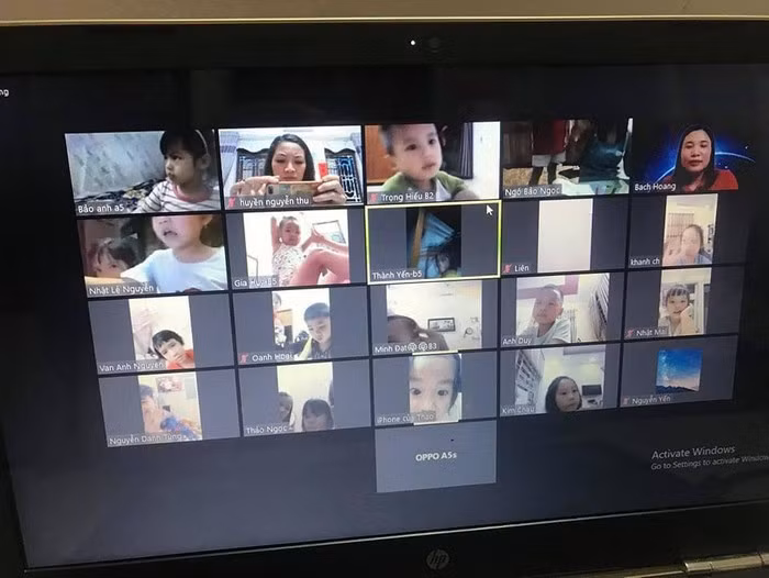 Trẻ mầm non có nhất thiết phải học trực tuyến (Ảnh minh họa: infonet.vn)