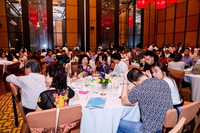 Hàng trăm khách hàng tham gia sự kiện đầu tư shophouse Sun Plaza Grand World ngày 22/4 Hàng trăm khách hàng tham gia sự kiện đầu tư shophouse Sun Plaza Grand World ngày 22/4