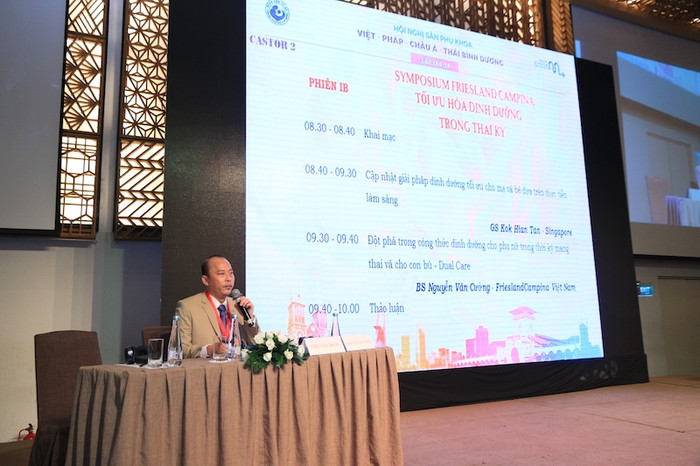 Thạc sĩ, Bác sĩ Lê Quang Thanh phát biểu khai mạc hội nghị.