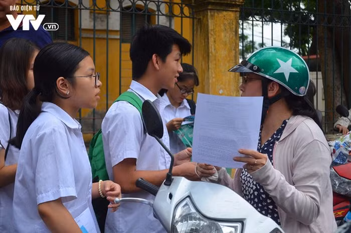 Kỳ thi tuyển sinh vào lớp 10 thực sự là một cuộc thi cam go. (Ảnh minh họa: VTV)
