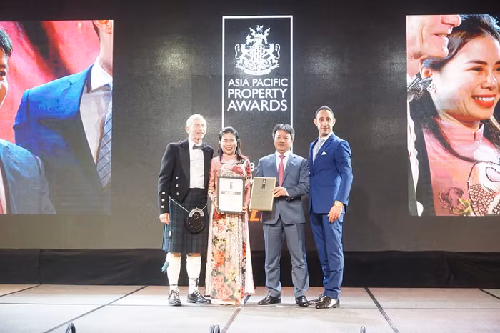 Khu đô thị sinh thái Vinhomes Riverside được vinh danh tại lễ công bố Giải thưởng Bất động sản Châu Á – Thái Bình Dương (APPA 2018) Khu đô thị sinh thái Vinhomes Riverside được vinh danh tại lễ công bố Giải thưởng Bất động sản Châu Á – Thái Bình Dương (APPA 2018)