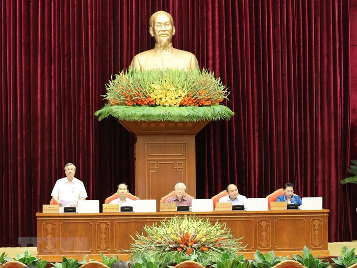 Ông Trần Quốc Vượng, Ủy viên Bộ Chính trị, Thường trực Ban Bí thư điều hành phiên thảo luận về Đề án cải cách chính sách bảo hiểm xã hội. (Ảnh: Trí Dũng/TTXVN) Ông Trần Quốc Vượng, Ủy viên Bộ Chính trị, Thường trực Ban Bí thư điều hành phiên thảo luận về Đề án cải cách chính sách bảo hiểm xã hội. (Ảnh: Trí Dũng/TTXVN)