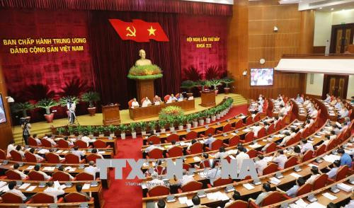 Chiều 10/5/2018, Hội nghị lần thứ bảy Ban Chấp hành Trung ương Đảng Cộng sản Việt Nam khóa XII họp tại Hội trường thảo luận Đề án Cải cách chính sách bảo hiểm xã hội. Ảnh: Phương Hoa/TTXVN