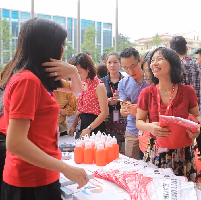 Rất nhiều ưu đãi, phần quà hấp dẫn được trao cho khách hàng tại buổi lễ ra mắt phương thức thanh toán bằng thẻ Maritime Bank Mastercard qua Samsung Pay.