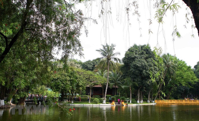 Nhà sàn Bác Hồ trong Khu Di tích Chủ tịch Hồ Chí Minh - Phủ Chủ tịch. (Ảnh: Thanh Tùng/TTXVN) Nhà sàn Bác Hồ trong Khu Di tích Chủ tịch Hồ Chí Minh - Phủ Chủ tịch. (Ảnh: Thanh Tùng/TTXVN)