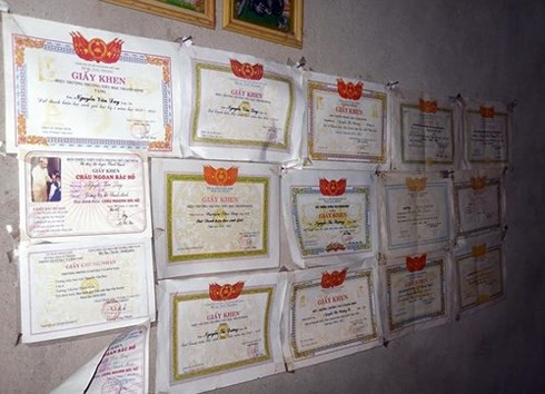 Học sinh được khen thưởng tràn lan đa phần là có sự dàn xếp của các giáo viên. Ảnh minh hoạ: Vov.vn