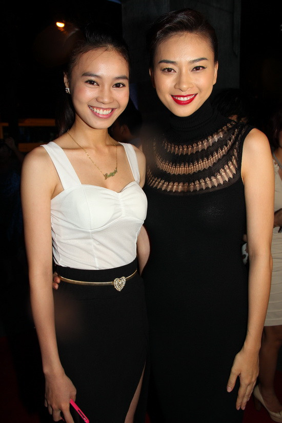 Mặc dù vừa khỏe dậy sau khi liên tục bị bệnh do làm việc quá sức, Ngô Thanh Vân vẫn giữ được nét tươi tắn rạng ngời. (Theo Xzone)