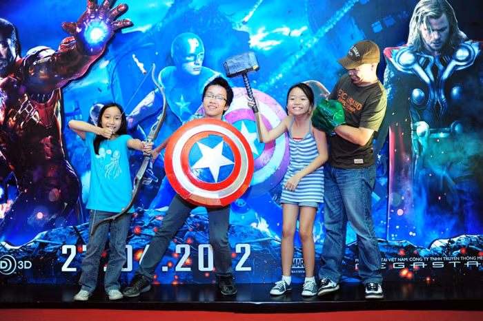 2 con của vợ chồng Mỹ Linh và bố con Huy Tuấn.