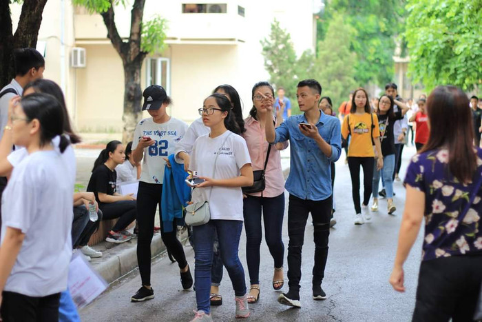 Đông đảo thí sinh về dự thi kỳ thi Năng khiếu Báo chí (Ảnh:V.N) Đông đảo thí sinh về dự thi kỳ thi Năng khiếu Báo chí (Ảnh:V.N)