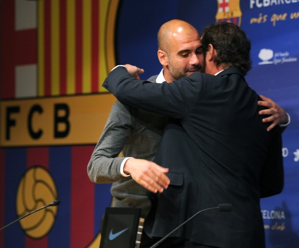 Sự thân thiết giữa 2 nhân vật từng là chủ chốt của Barcelona Sự thân thiết giữa 2 nhân vật từng là chủ chốt của Barcelona