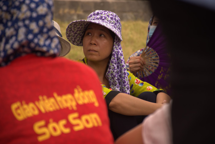 Ai cũng nghĩ thầy cô giáo lúc nào cũng phải quần là áo lượt, nhưng đâu có biết, đằng sau bục giảng là biết bao nỗi ưu tư, trăn trở (Ảnh:Đức Minh)