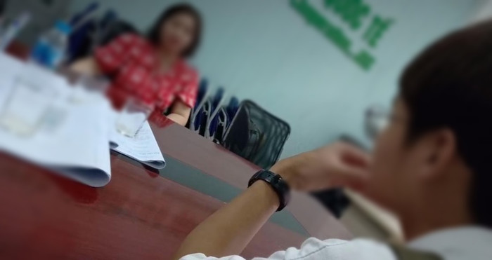 Tư vấn viên tên N. tích cực giải thích về thủ đoạn ghép lớp (Ảnh:V.N) Tư vấn viên tên N. tích cực giải thích về thủ đoạn ghép lớp (Ảnh:V.N)