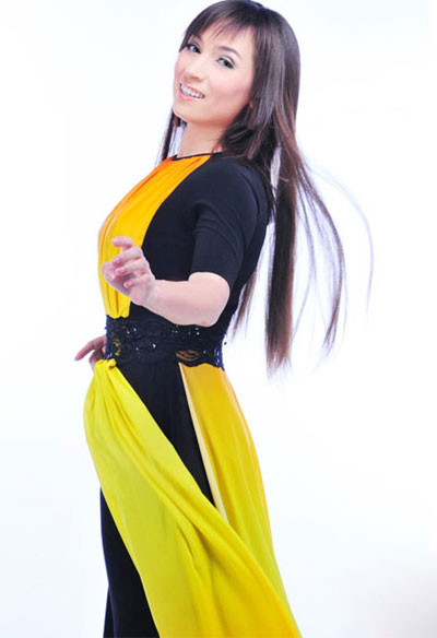 Phi Nhung khẳng định không có quan hệ thân thiết với gia đình đại gia tổ chức "siêu" đám cưới cho con trai. >> Ảnh đám cưới 'siêu khủng' Hà Tĩnh: Mời Đàm Vĩnh Hưng, Phi Nhung, Quang Lê