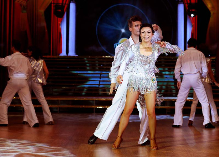 Chiều 12/6, Phương Thanh úp mở về kết quả đêm bán kết Bước nhảy hoàn vũ, rằng đã biết trước kết quả mình bị loại. Thế nhưng cô vẫn tiếp tục cuộc thi vì khán giả thân yêu và không quan tâm những thứ xung quanh. Nữ ca sĩ còn tiết lộ, cô chờ đợi kết quả đêm chung kết thế nào rồi sẽ lên tiếng vì ở thời điểm nhạy cảm này, cô không muốn mọi người bị phân tâm. Phát ngôn của Phương Thanh khiến rộ lên nghi ngờ cuộc thi Bước nhảy hoàn vũ đã dàn dựng kịch bản và sự ra đi của cô như một sự sắp đặt từ trước. Chiều 12/6, Phương Thanh úp mở về kết quả đêm bán kết Bước nhảy hoàn vũ, rằng đã biết trước kết quả mình bị loại. Thế nhưng cô vẫn tiếp tục cuộc thi vì khán giả thân yêu và không quan tâm những thứ xung quanh. Nữ ca sĩ còn tiết lộ, cô chờ đợi kết quả đêm chung kết thế nào rồi sẽ lên tiếng vì ở thời điểm nhạy cảm này, cô không muốn mọi người bị phân tâm. Phát ngôn của Phương Thanh khiến rộ lên nghi ngờ cuộc thi Bước nhảy hoàn vũ đã dàn dựng kịch bản và sự ra đi của cô như một sự sắp đặt từ trước.