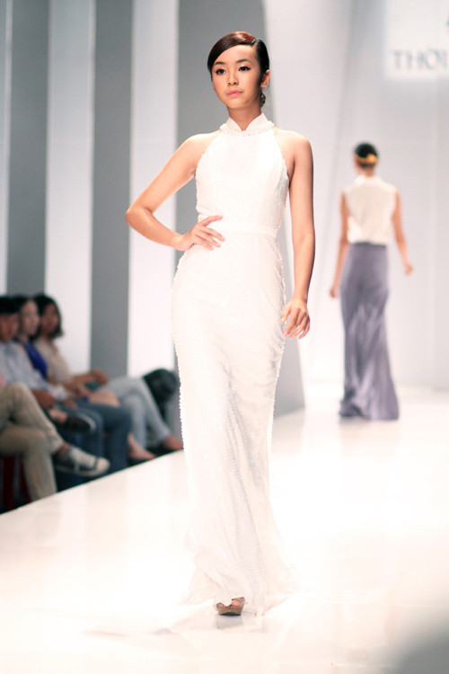 Mẫu teen 15 tuổi Bảo Trân trông khác lạ và gợi cảm trong đêm thời trang 'Phong cách đam mê' tối 12/6 tại TP HCM. Mẫu teen 15 tuổi Bảo Trân trông khác lạ và gợi cảm trong đêm thời trang 'Phong cách đam mê' tối 12/6 tại TP HCM.