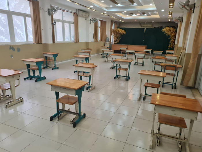 Hội trường của trường Nguyễn Bỉnh Khiêm sẽ dùng để làm lớp học cho học sinh lớp 1 (ảnh: P.L) Hội trường của trường Nguyễn Bỉnh Khiêm sẽ dùng để làm lớp học cho học sinh lớp 1 (ảnh: P.L)