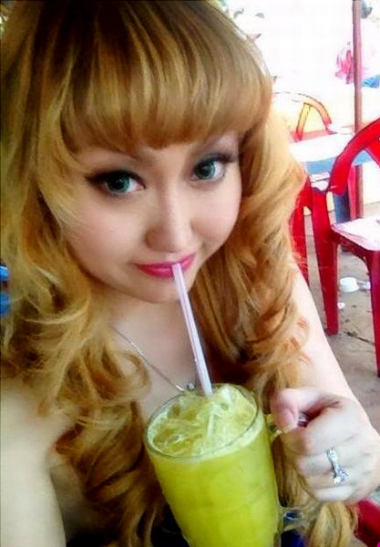 Gương mặt xì tin như búp bê của Phi Thanh Vân khiến nhiều người sửng sốt.