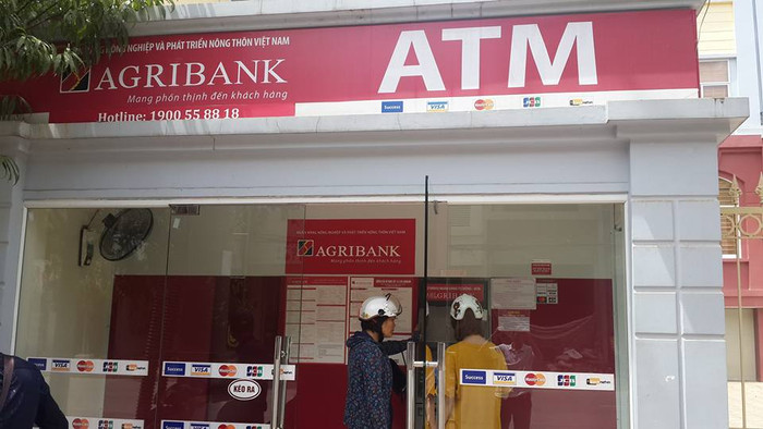 In lịch Tết theo phương thức tập trung sẽ giúp Agribank tiết kiệm được hàng tỷ đồng, tuy nhiên ngân hàng này lại chọn cách xé nhỏ gói thầy gây lãng phí, thất thoát ngân sách. Ảnh: Tran Tien In lịch Tết theo phương thức tập trung sẽ giúp Agribank tiết kiệm được hàng tỷ đồng, tuy nhiên ngân hàng này lại chọn cách xé nhỏ gói thầy gây lãng phí, thất thoát ngân sách. Ảnh: Tran Tien