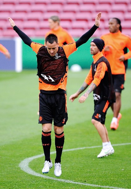 John Terry cho rằng Chelsea có thể làm được điều Real đã làm cách đây ít ngày John Terry cho rằng Chelsea có thể làm được điều Real đã làm cách đây ít ngày