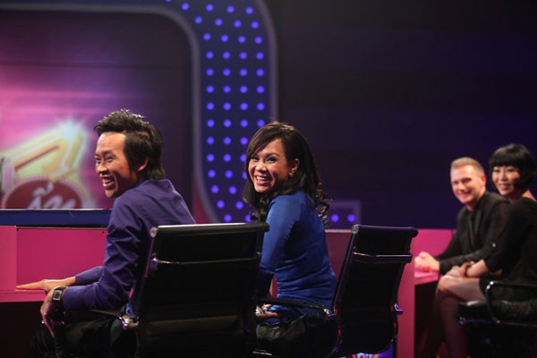 Chương trình Người bí ẩn với các danh hài Hoài Linh, Việt Hương, MC Trấn Thành...vẫn dẫn đầu bảng xếp hạng tuần này. Chương trình Người bí ẩn với các danh hài Hoài Linh, Việt Hương, MC Trấn Thành...vẫn dẫn đầu bảng xếp hạng tuần này.