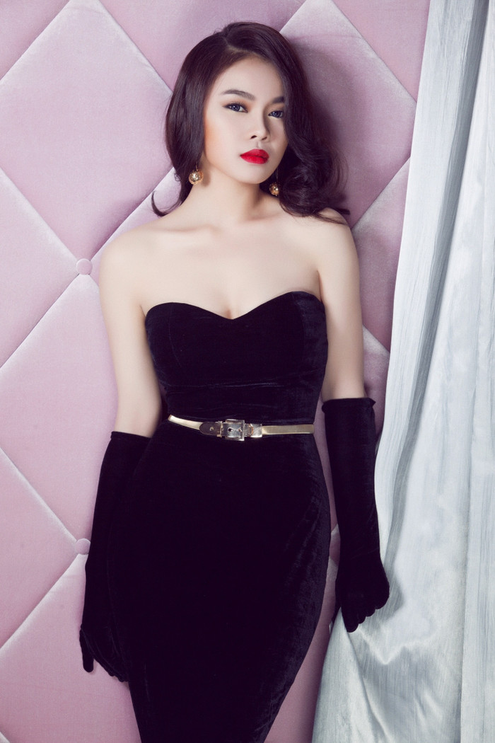 Giang Hồng Ngọc thường được nhắc đến với danh nghĩa "Giai nhân của Hà Dũng" Giang Hồng Ngọc thường được nhắc đến với danh nghĩa "Giai nhân của Hà Dũng"