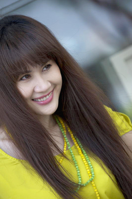 "Người đàn ông họ phải đề nghị làm như vậy có khi cũng là bất đắc dĩ" - nữ diễn viên "Cột mốc 23" Thân Thúy Hà chia sẻ quan điểm của mình về sự kiện ồn ào Ngô Kiến Huy có con với em gái Thanh Thảo. "Người đàn ông họ phải đề nghị làm như vậy có khi cũng là bất đắc dĩ" - nữ diễn viên "Cột mốc 23" Thân Thúy Hà chia sẻ quan điểm của mình về sự kiện ồn ào Ngô Kiến Huy có con với em gái Thanh Thảo.