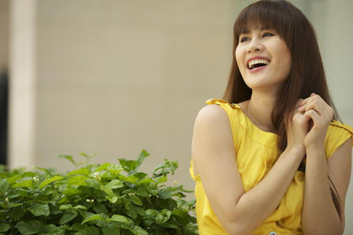 Cô bày tỏ thêm: "Nếu đứng từ phía người mẹ để đánh giá hành động thì sẽ thấy người cha đáng trách. Nhưng đặt trường hợp đó là người thân như anh trai, hay em trai mình thì tôi nghĩ người ta sẽ thông cảm được. Không ở trong cuộc nên tôi nghĩ mình khó có thể phán xét đúng sai. Người đàn ông họ phải đề nghị làm như vậy có khi cũng là bất đắc dĩ. Nếu họ chưa tin, hoặc có lý do để hoài nghi thì việc thử ADN cũng là cần thiết".(Theo Eva) Cô bày tỏ thêm: "Nếu đứng từ phía người mẹ để đánh giá hành động thì sẽ thấy người cha đáng trách. Nhưng đặt trường hợp đó là người thân như anh trai, hay em trai mình thì tôi nghĩ người ta sẽ thông cảm được. Không ở trong cuộc nên tôi nghĩ mình khó có thể phán xét đúng sai. Người đàn ông họ phải đề nghị làm như vậy có khi cũng là bất đắc dĩ. Nếu họ chưa tin, hoặc có lý do để hoài nghi thì việc thử ADN cũng là cần thiết".(Theo Eva)