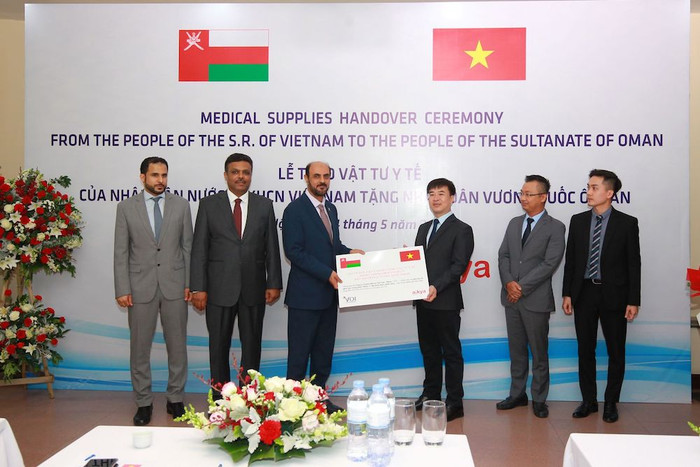 Lễ trao vật tư y tế đã diễn ra vào ngày 14/5. Lễ trao vật tư y tế đã diễn ra vào ngày 14/5.