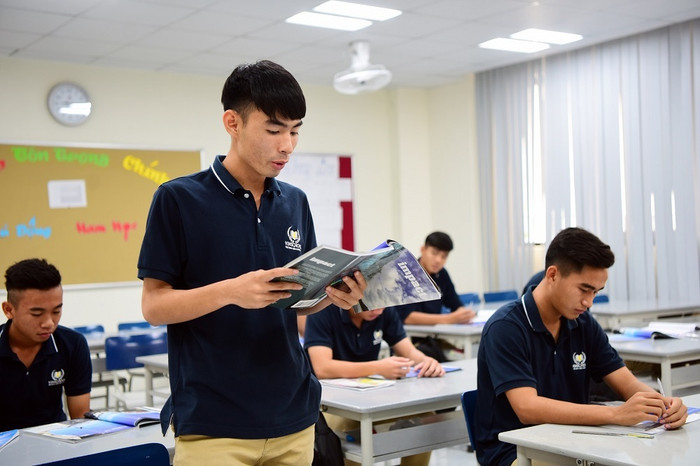 Học viên PVF được chăm lo toàn diện về chuyên môn, đời sống tinh thần. Các em được học tại Vinschool nhằm trang bị kiến thức, kỹ năng đầy đủ về văn hóa trên con đường trở thành cầu thủ chuyên nghiệp.