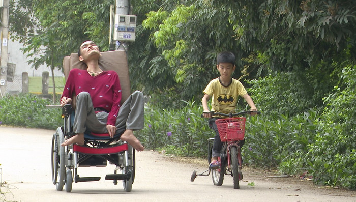 Chàng trai khuyết tật viết nên kỳ tích về nghị lực sống ảnh 2