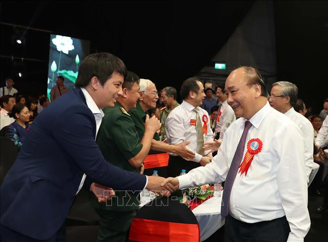 Thủ tướng Nguyễn Xuân Phúc với các đại biểu. Ảnh: Thống Nhất/TTXVN