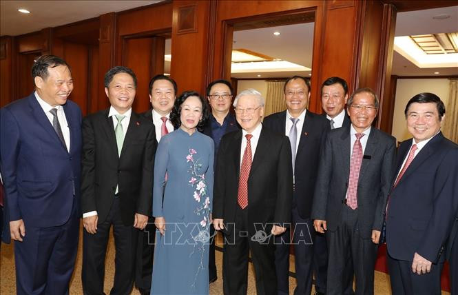 Tổng Bí thư, Chủ tịch nước Nguyễn Phú Trọng với các đồng chí lãnh đạo Đảng, Nhà nước và các đại biểu dự Phiên bế mạc Hội nghị. Ảnh: Trí Dũng/TTXVN