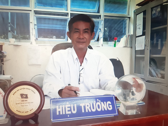 Thầy hiệu trưởng đam mê Thư viện mở ảnh 1 Thầy hiệu trưởng đam mê Thư viện mở ảnh 1