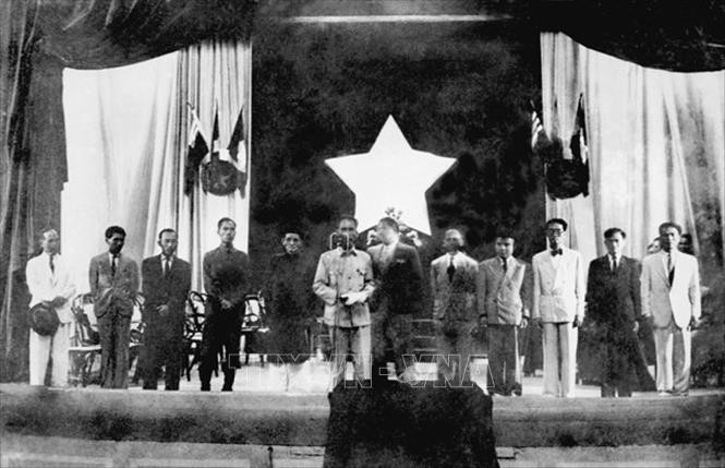 Đại đoàn kết toàn dân tộc, tư tưởng nhất quán của Bác Hồ Đại đoàn kết toàn dân tộc, tư tưởng nhất quán của Bác Hồ