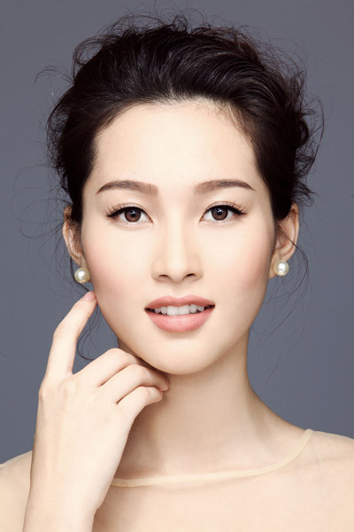 Không chỉ sở hữu nét yêu kiều, mong manh của người con gái miền Tây, Thu Thảo còn được công chúng yêu mến bởi tính cách dễ gần và sự chân thành. Không chỉ sở hữu nét yêu kiều, mong manh của người con gái miền Tây, Thu Thảo còn được công chúng yêu mến bởi tính cách dễ gần và sự chân thành.